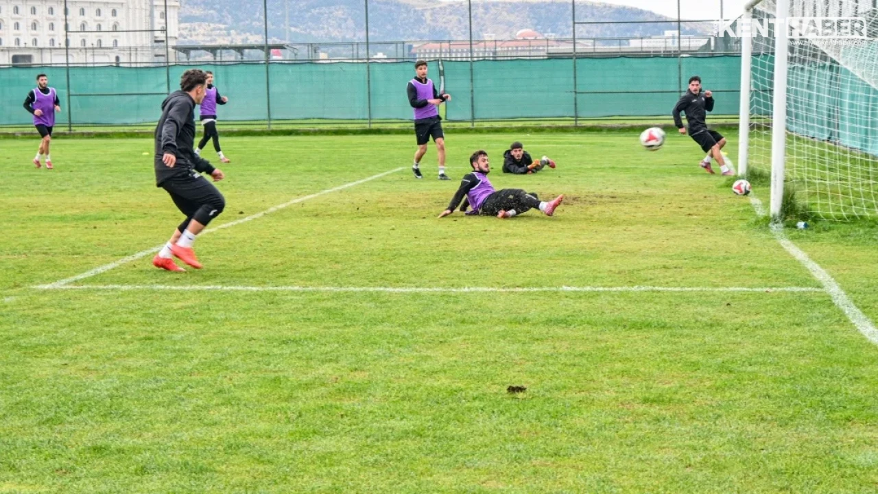 1923 Afyonkarahisarspor'dan Turgutreis SK Maçı Öncesi Gövde Gösterisi: Hazırlıklar Tam Gaz - Detay Görsel 2