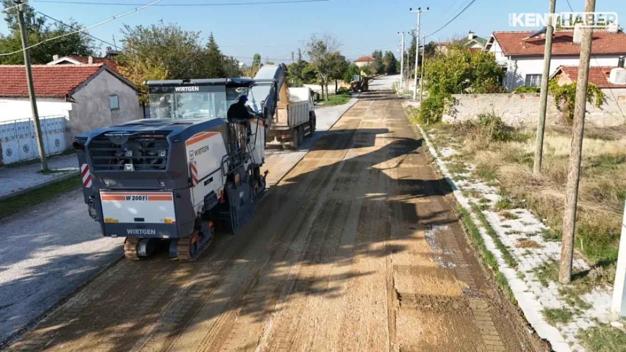 BOLVADİN’İMİZİN YOLLARINI YENİLİYOR, HİZMETLE BULUŞTURUYORUZ!