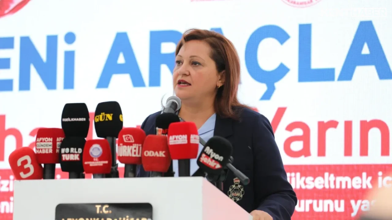 Afyonkarahisar Belediyesi Araç Filosunu Güçlendirdi: Yeni Temizlik Araçları Hizmete Alındı
