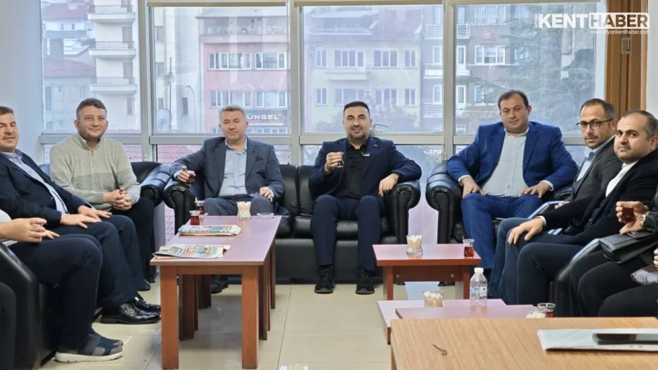 AK Parti Afyonkarahisar İl Başkanı Dr. Özgür Kavak Esnaf ve Vatandaşlarla Buluştu - Detay Görsel 2