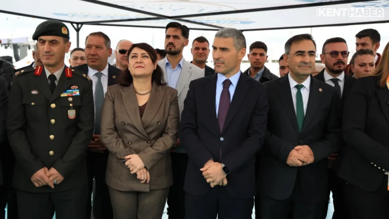 Dinar Belediyesi 8. Uluslararası Gastro Afyon Festivali’nde Taptama Köftesini Tanıttı - Detay Görsel 1
