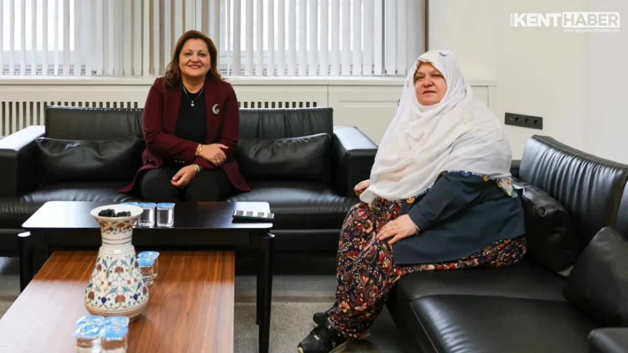 Afyonkarahisar Belediye Başkanı Burcu Köksal’dan Mihalgazi Belediye Başkanı Zeynep Güneş Akgün’e Nazik Ziyaret