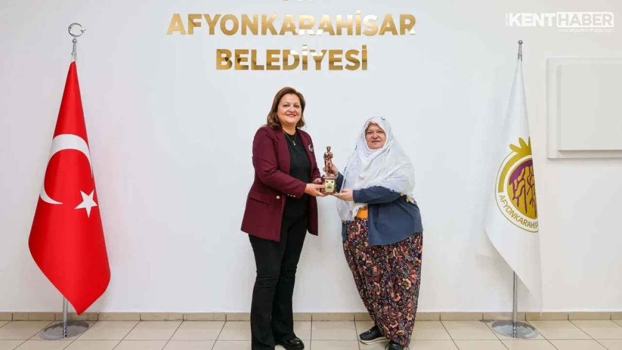 Afyonkarahisar Belediye Başkanı Burcu Köksal'dan Mihalgazi Belediye Başkanı Zeynep Güneş Akgün'e Nazik Ziyaret - Detay Görsel 2