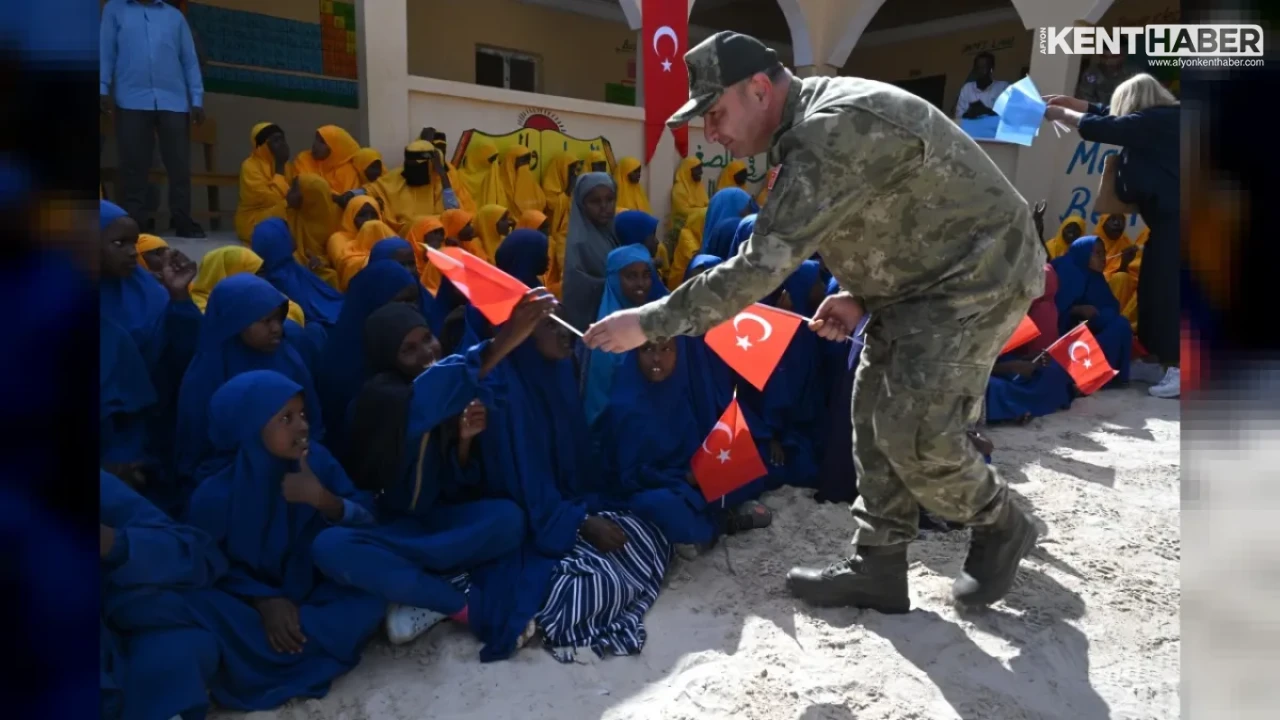 Somali Türk Görev Kuvveti Komutanlığı’ndan Eğitime Destek: Maxamuud Hilowle Okulu Yenilendi