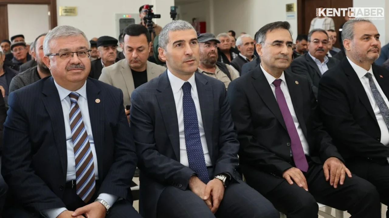 Afyonkarahisar'da Üretime Dev Destek: 2 Bin 500 Çiftçiye 350 Ton Buğday Tohumu Dağıtıldı - Detay Görsel 1