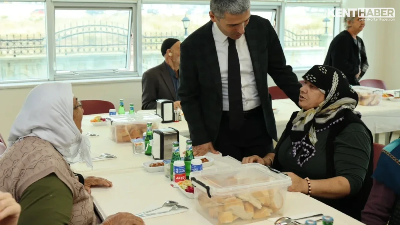 Afyonkarahisar Valisi Dr. Naci Aktaş Emirdağ Huzurevinde Yaşlılarla Buluştu - Detay Görsel 1