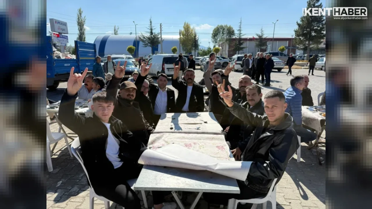 Afyonkarahisar Ülkü Ocakları Heyetinden Sinanpaşa’da Anlamlı Mevlid Programı