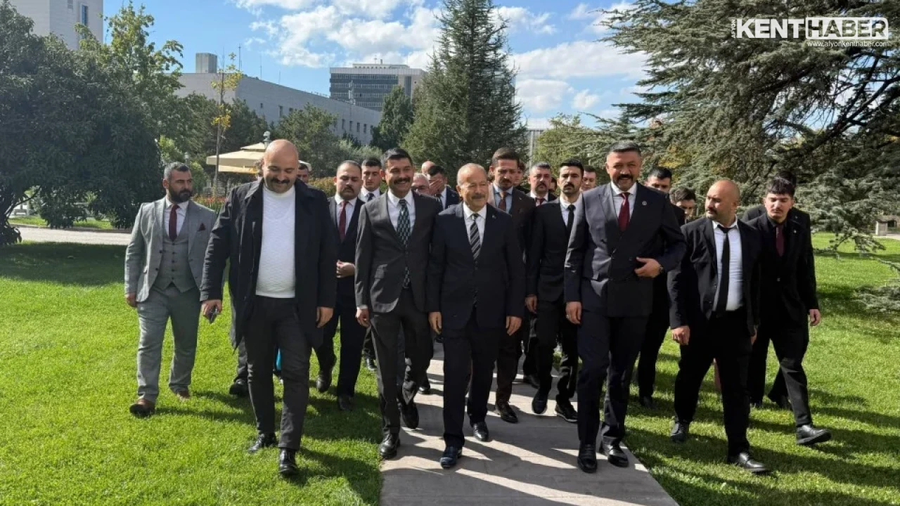 Afyonkarahisar Ülkü Ocakları Başkanı Mesut Çetinkaya'dan TBMM İdare Amiri Mehmet Taytak'a Anlamlı Ziyaret - Detay Görsel 3