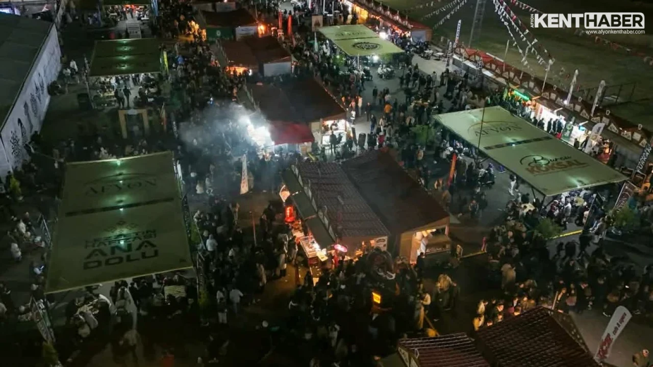 Gastro Afyon'un İkinci Gününde Ekin Uzunlar ve İrem Derici Rüzgarı Esti - Detay Görsel 2