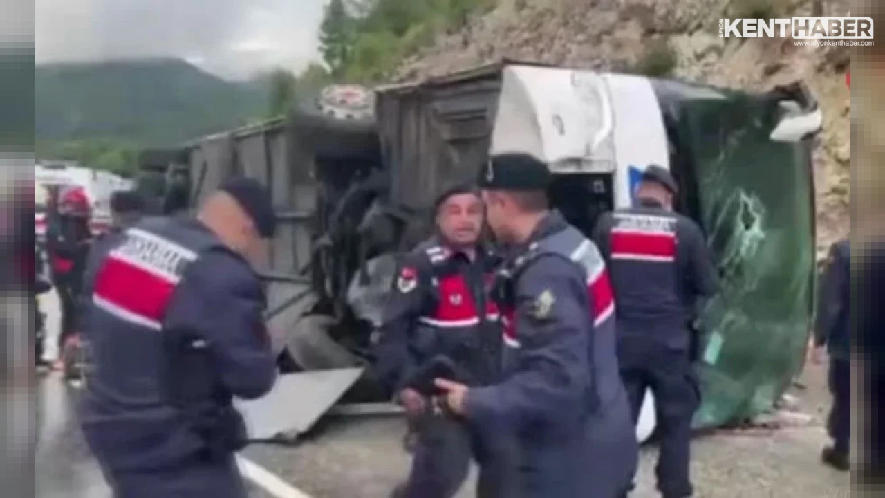 Isparta-Antalya Karayolunda Yolcu Otobüsü Devrildi: 1 Ölü, 7 Yaralı