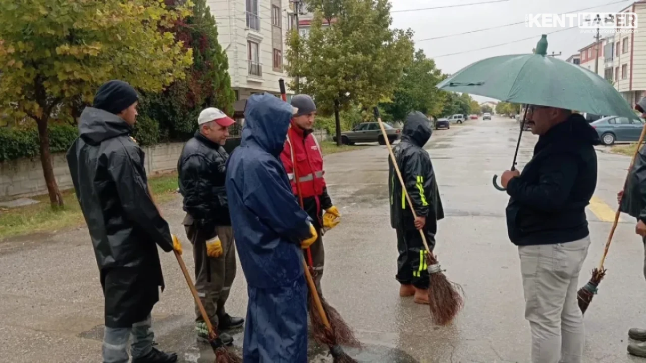 Bolvadin Belediyesi'nden İhsaniye ve Yakupşevki Paşa Mahallelerinde Kapsamlı Temizlik Çalışması - Detay Görsel 1
