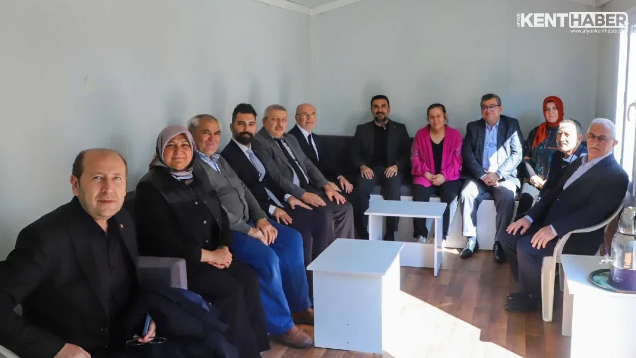 AK Parti İl Başkanı Dr. Özgür Kavak'tan Muhtarlar Günü Kapsamında Anlamlı Ziyaret - Detay Görsel 2