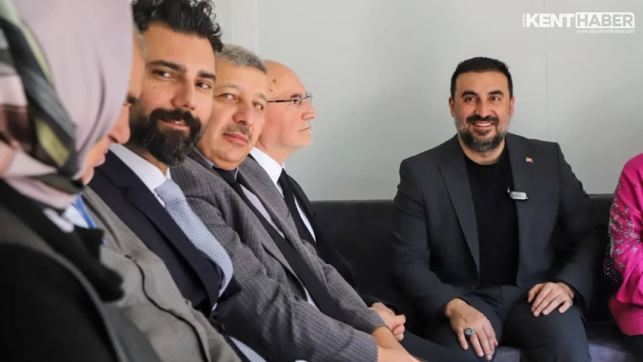 AK Parti İl Başkanı Dr. Özgür Kavak'tan Muhtarlar Günü Kapsamında Anlamlı Ziyaret - Detay Görsel 3