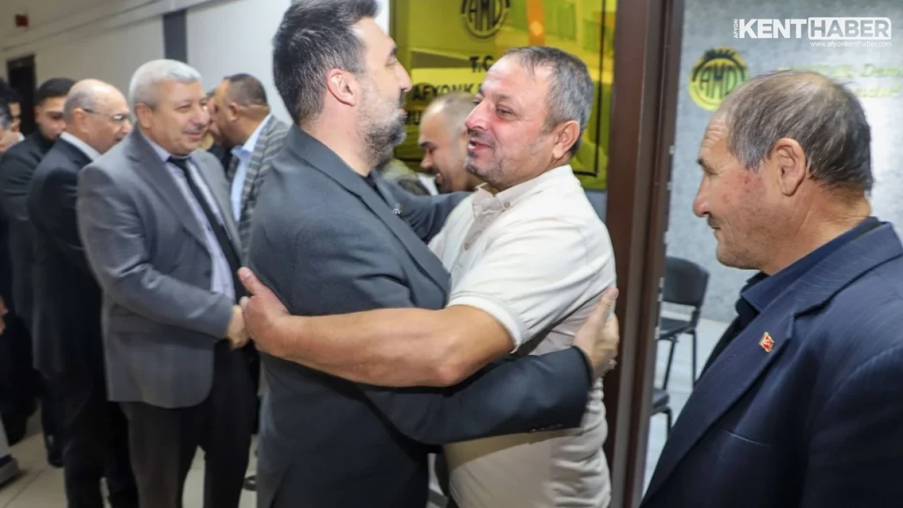 AK Parti İl Başkanı Dr. Özgür Kavak’tan 19 Ekim Muhtarlar Günü'nde Anlamlı Ziyaret - Detay Görsel 2