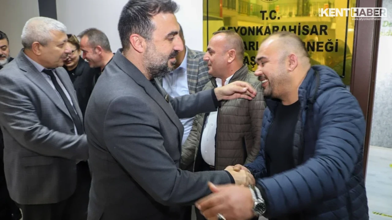 AK Parti İl Başkanı Dr. Özgür Kavak’tan 19 Ekim Muhtarlar Günü'nde Anlamlı Ziyaret - Detay Görsel 3