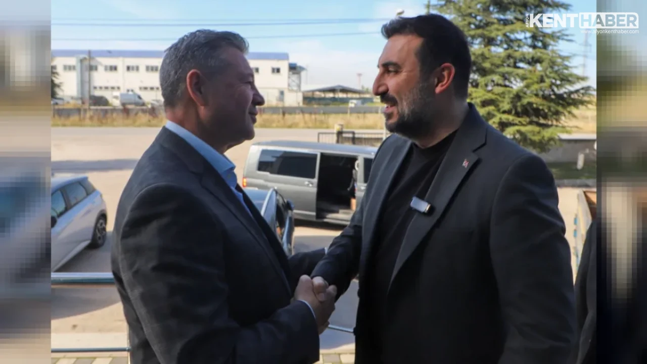 AK Parti İl Başkanı Dr. Özgür Kavak’tan Mehmet Kumartaşlı’ya Makam Ziyareti