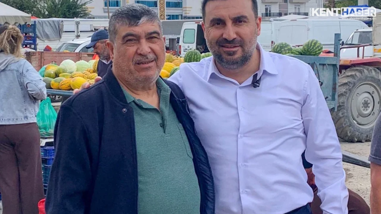 AK Parti Afyonkarahisar İl Başkanı Dr. Özgür Kavak Sahipata Pazarı'nda Esnaf ve Vatandaşlarla Buluştu - Detay Görsel 3