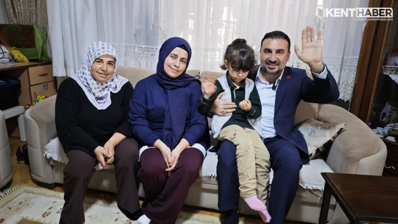AK Parti Afyonkarahisar İl Başkanı Dr. Özgür Kavak'tan Geçmiş Olsun Ziyareti - Detay Görsel 2