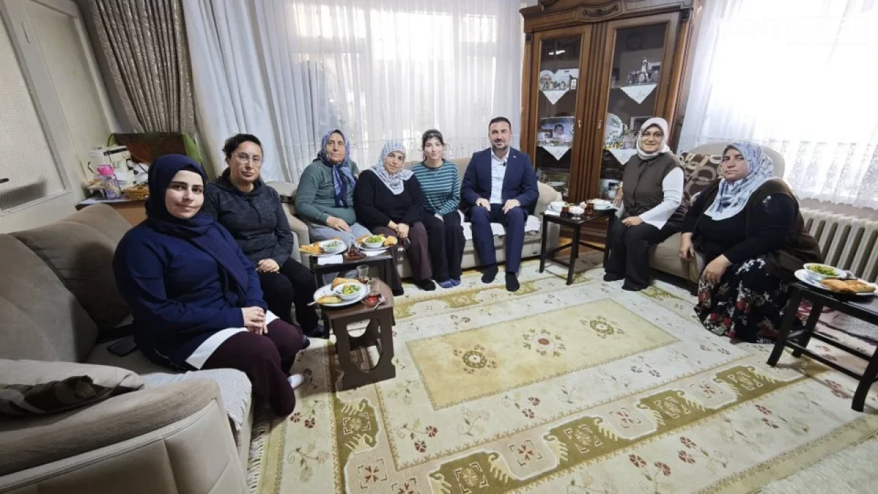 AK Parti Afyonkarahisar İl Başkanı Dr. Özgür Kavak'tan Geçmiş Olsun Ziyareti - Detay Görsel 3