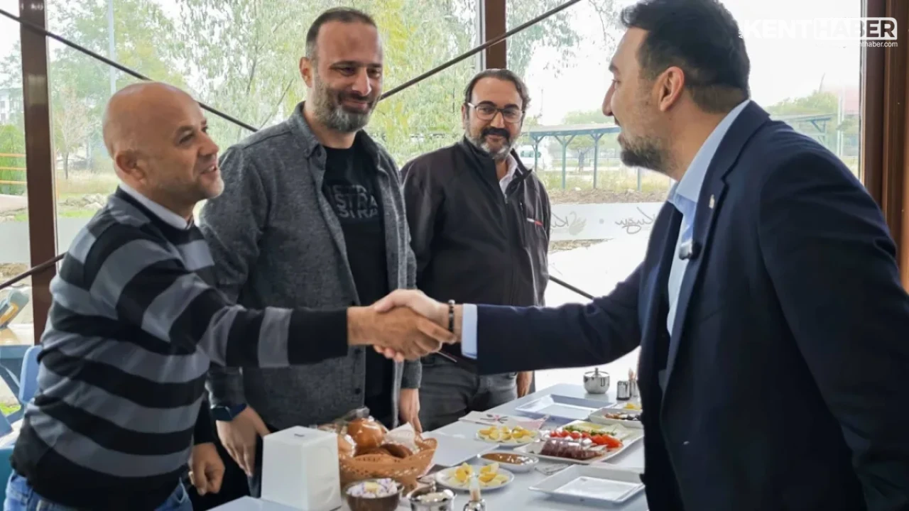 AK Parti Afyonkarahisar İl Teşkilatı Basın Mensuplarıyla Kahvaltı Programında Buluştu