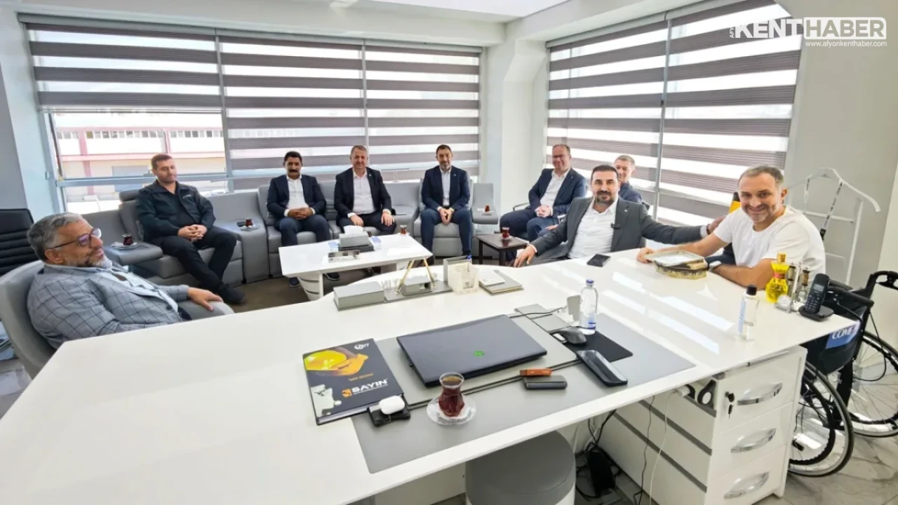 AK Parti Afyonkarahisar İl Başkanlığı’ndan İş İnsanı Suat Sayın’a Ziyaret