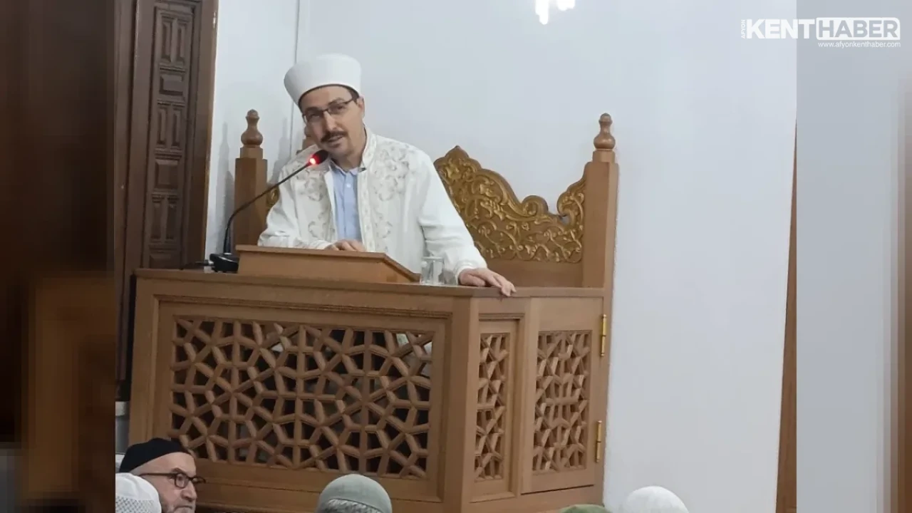 Afyonkarahisar İl Müftüsü Dr. Ali Hayri Çelik Merkez Mısri Camii’nde Vatandaşlarla Buluştu