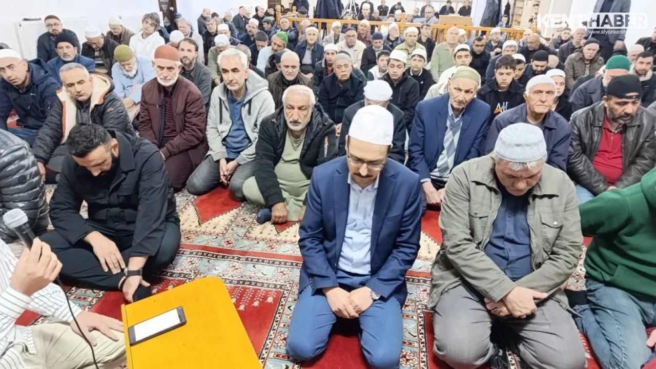 Afyonkarahisar İl Müftüsü Dr. Ali Hayri Çelik Merkez Mısri Camii'nde Vatandaşlarla Buluştu - Detay Görsel 2