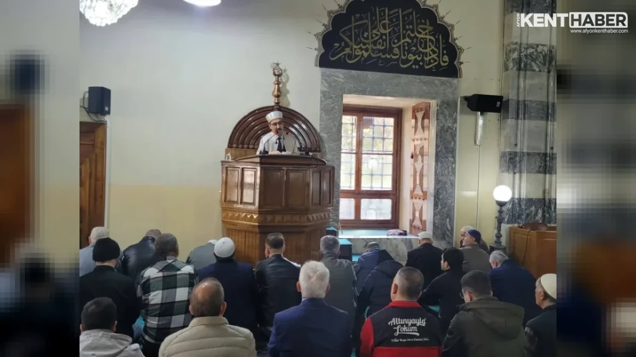 İl Müftüsü Dr. Ali Hayri Çelik Merkez İmaret Camii’nde Vatandaşlarla Buluştu