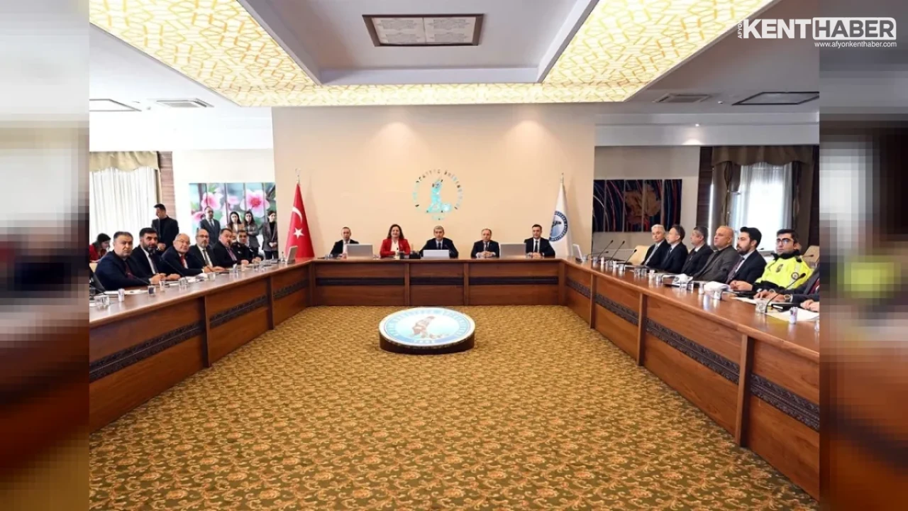 Afyonkarahisar’da Öğrenci Güvenliği Toplantısı Vali Dr. Naci Aktaş Başkanlığında Gerçekleştirildi