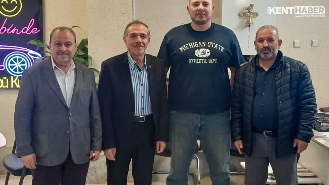 AK Parti Afyonkarahisar İl Başkanlığı Sahada: Dr. Özgür Kavak Liderliğinde Esnaf Ziyaretleri Sürüyor - Detay Görsel 1