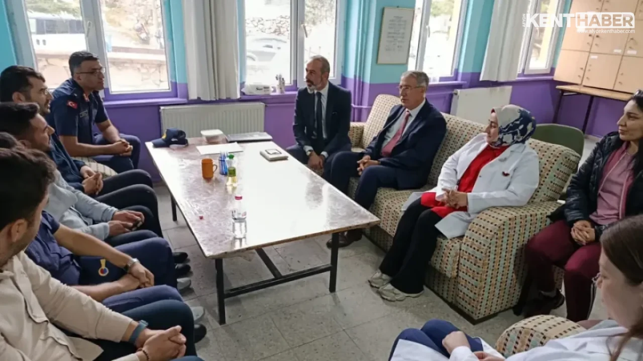 Şuhut’ta Protokolden Başören Şehit Yusuf Erol Ortaokulu’na Anlamlı Ziyaret