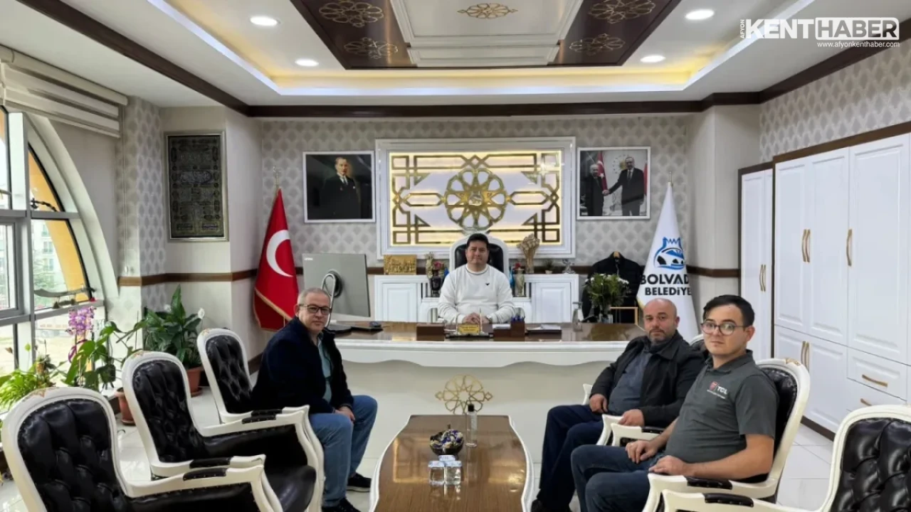 Bolvadin Belediye Başkanı Derviş Aynacı’ya Esnaflardan Yoğun İlgi ve Makam Ziyareti