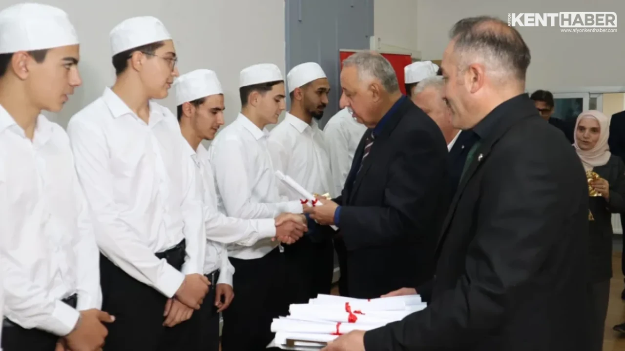 Afyonkarahisar’da 146 Öğrenci Hafızlık ve İslami İlimler Eğitimi Sonrası İcazet Aldı