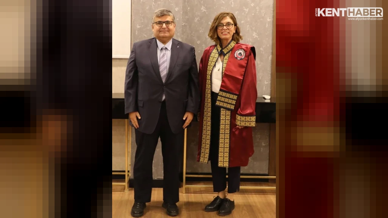 AFSÜ'de Profesör ve Doçentliğe Atanan Öğretim Üyeleri Cübbe Giydi - Detay Görsel 1