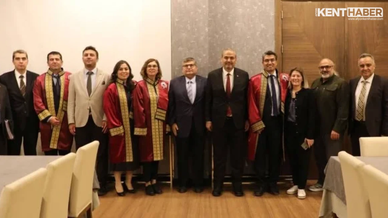 AFSÜ'de Profesör ve Doçentliğe Atanan Öğretim Üyeleri Cübbe Giydi - Detay Görsel 3