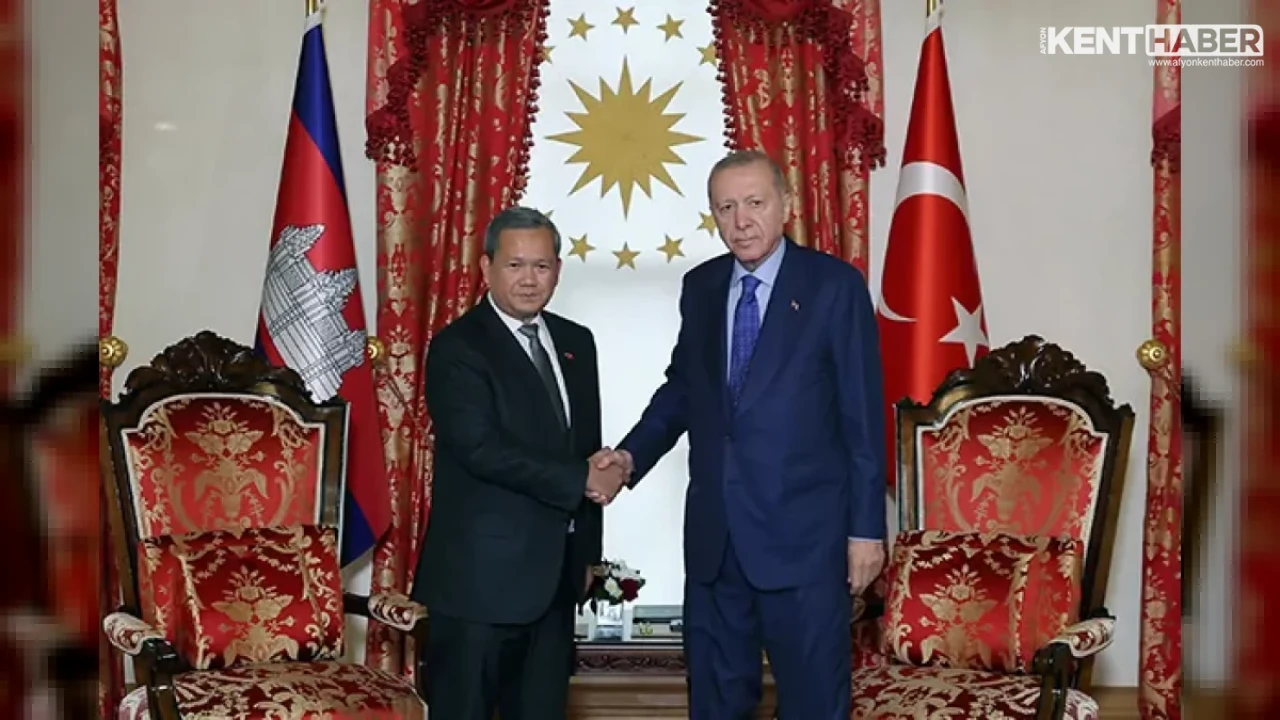 Cumhurbaşkanı Erdoğan Kamboçya Başbakanı Hun Manet’i Dolmabahçe Çalışma Ofisi’nde Resmi Törenle Ağırladı