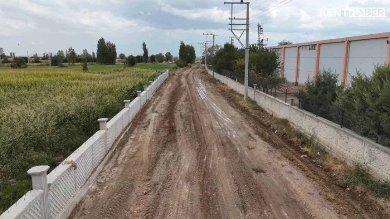 Bolvadin Kırkgöz Mahallesi'nde 7500 Metrelik Asfalt Çalışması Başladı - Detay Görsel 1