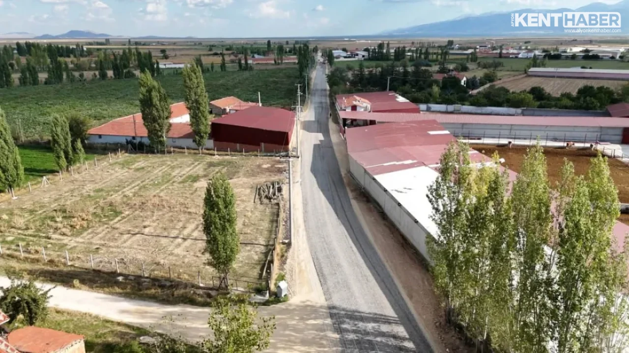 Bolvadin Kırkgöz Mahallesi'nde 7500 Metrelik Asfalt Çalışması Başladı - Detay Görsel 2