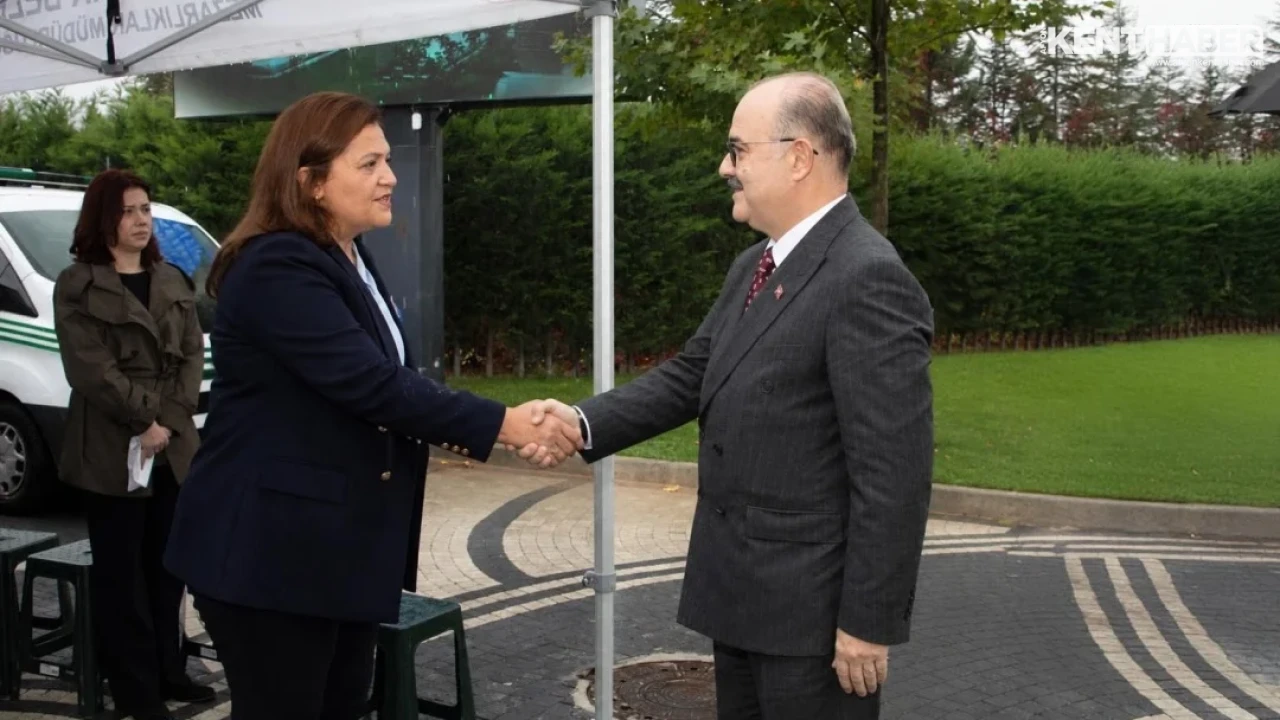 Afyonkarahisar Belediye Başkanı Burcu Köksal, İsmail Göbel'in Cenaze Törenine Katıldı - Detay Görsel 2