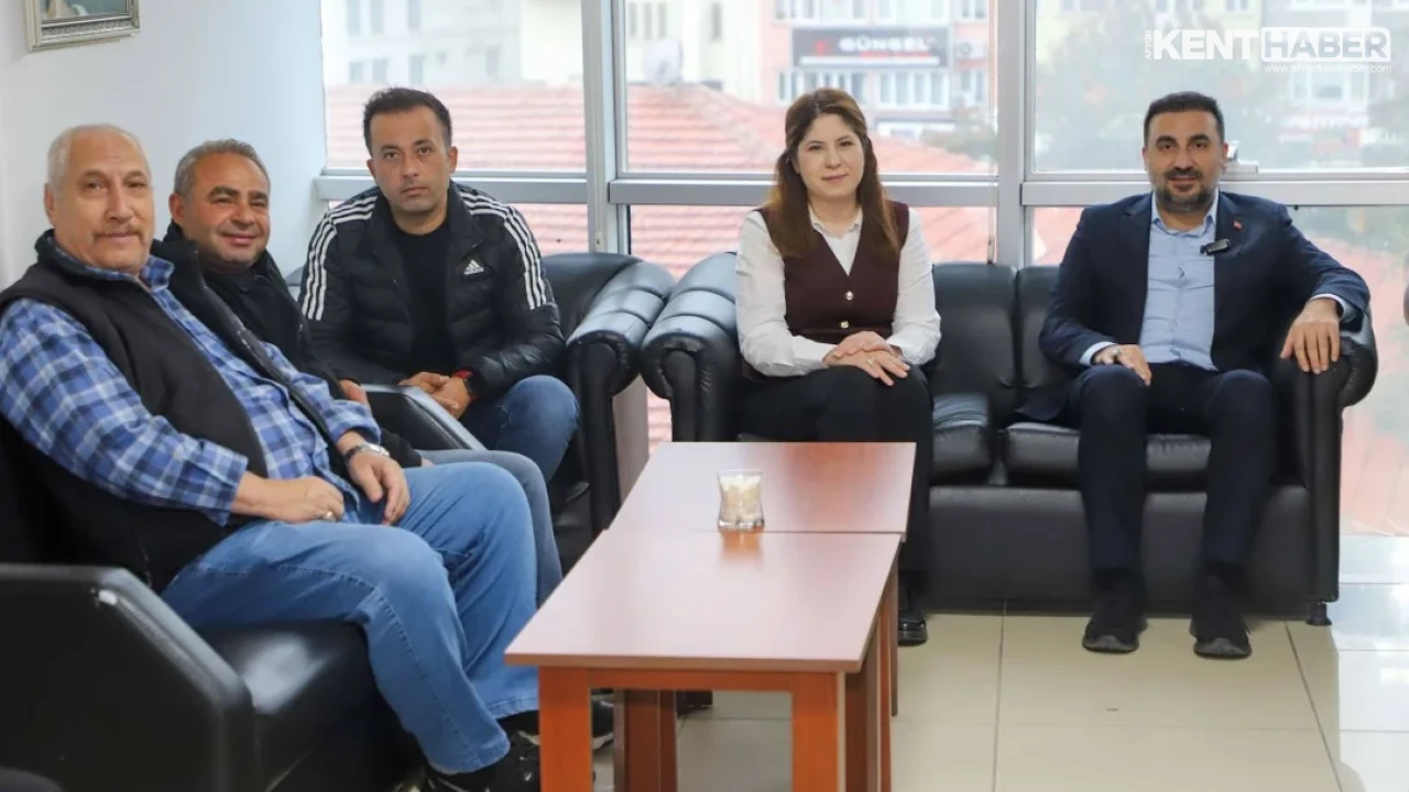 AK Parti Afyonkarahisar İl Başkanlığı'nda Vatandaş Buluşmaları ve İstişareler Sürüyor - Detay Görsel 3