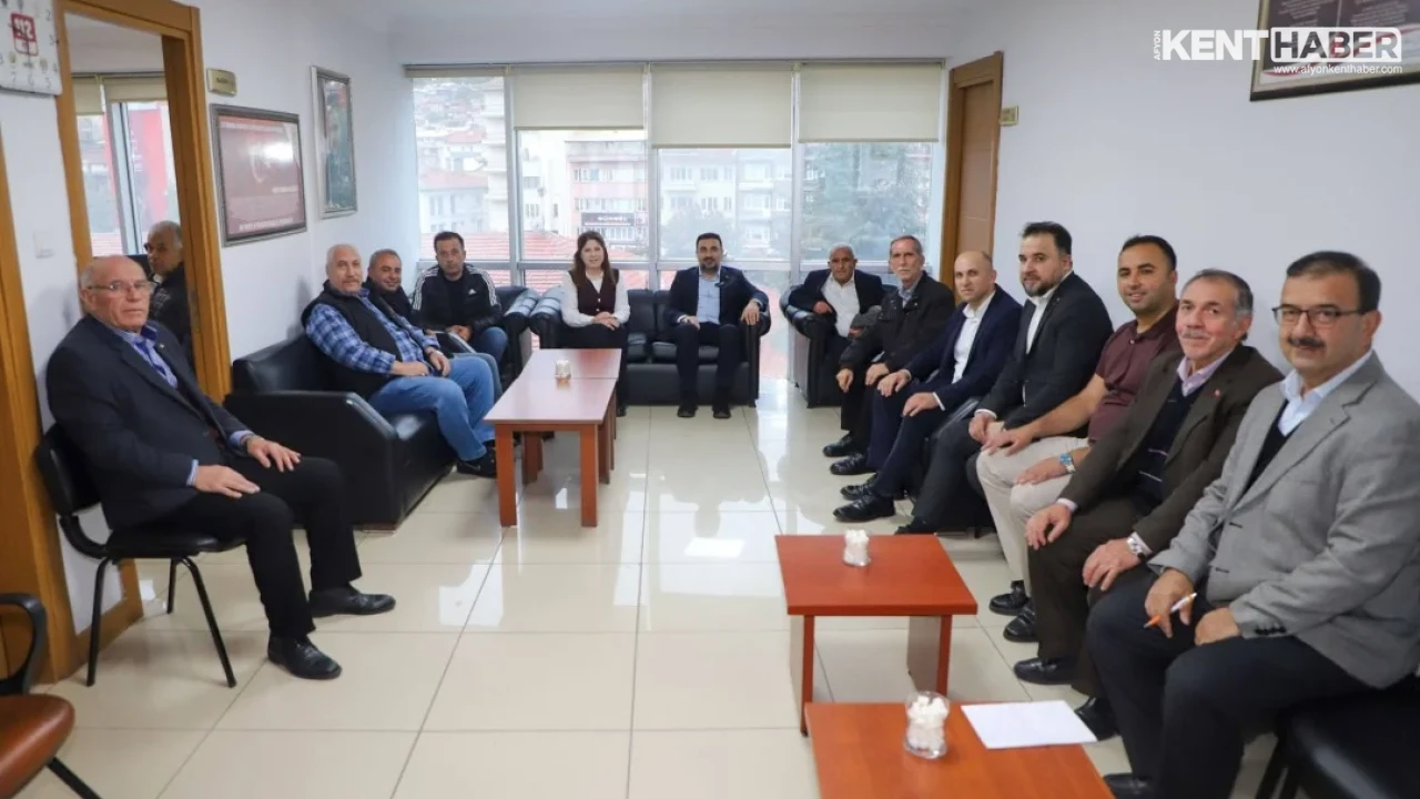 AK Parti Afyonkarahisar İl Başkanlığı'nda Vatandaş Buluşmaları ve İstişareler Sürüyor - Detay Görsel 4