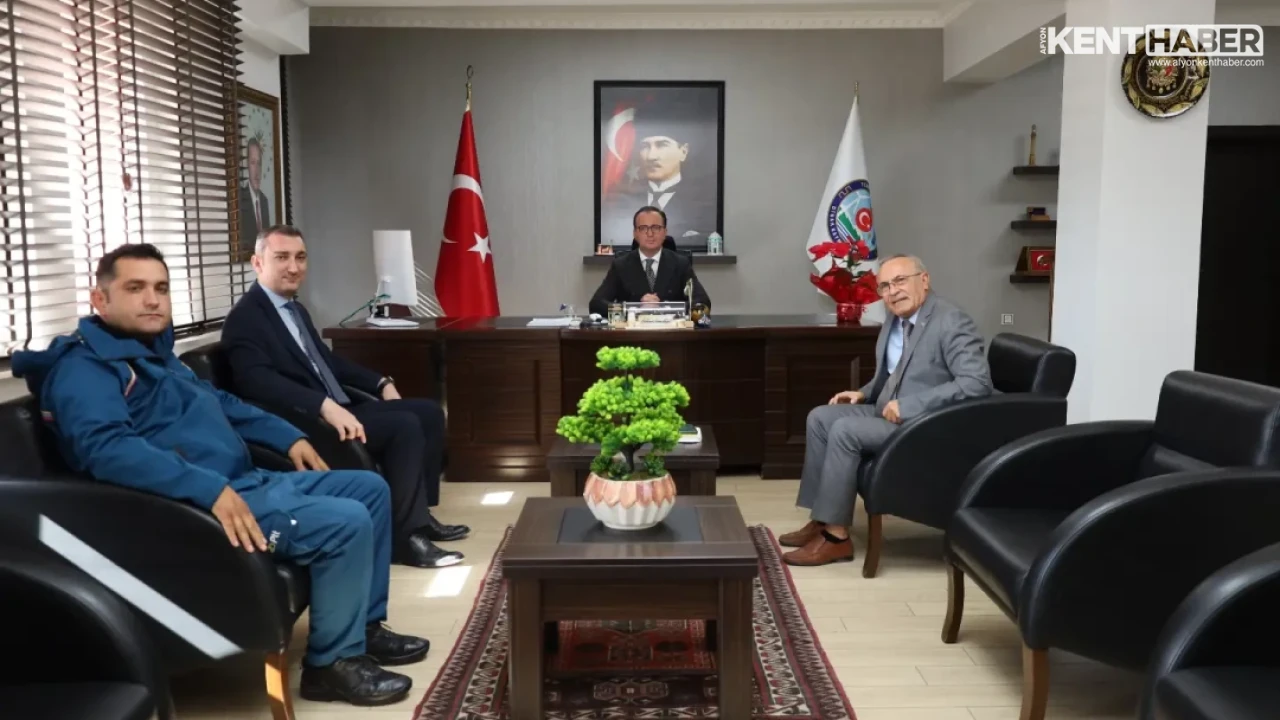 PTT Yetkililerinden Dinar Kaymakamı Mehmet Naim Akgül'e Kuruluş Yıl Dönümü Ziyareti - Detay Görsel 2