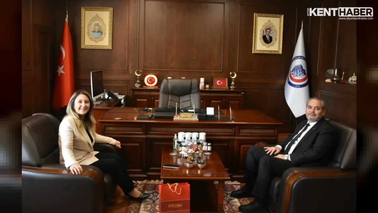 Rektör Prof. Dr. Adem Aslan, Afyonkarahisar Baro Yönetimini Makamında Ağırladı