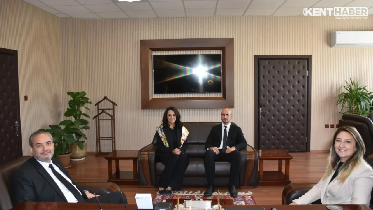 Rektör Prof. Dr. Adem Aslan, Afyonkarahisar Baro Yönetimini Makamında Ağırladı - Detay Görsel 2