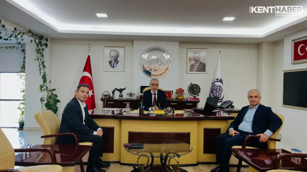 Renault Demireller Yöneticilerinden Afyonkarahisar Esnaf ve Sanatkarlar Odaları Birliği’ne Ziyaret