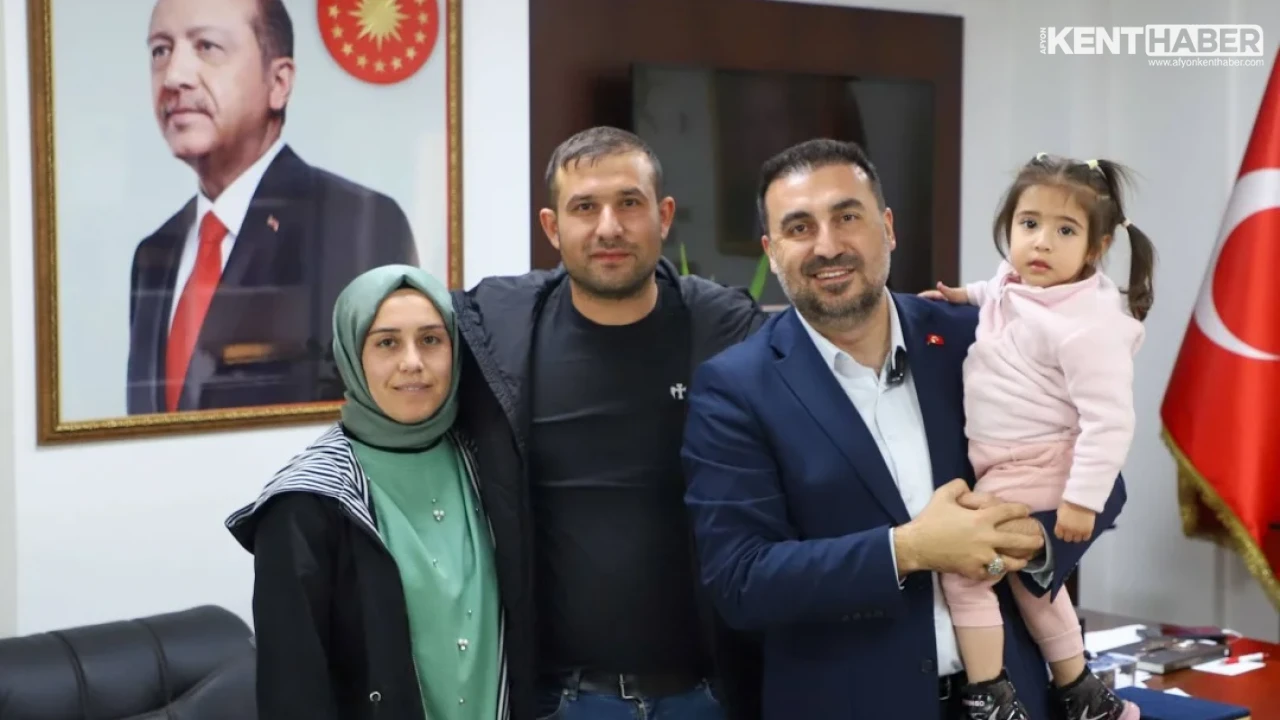 AK Parti Afyonkarahisar İl Başkanlığı'nda Halk Buluşmaları ve Ziyaret Yoğunluğu - Detay Görsel 2