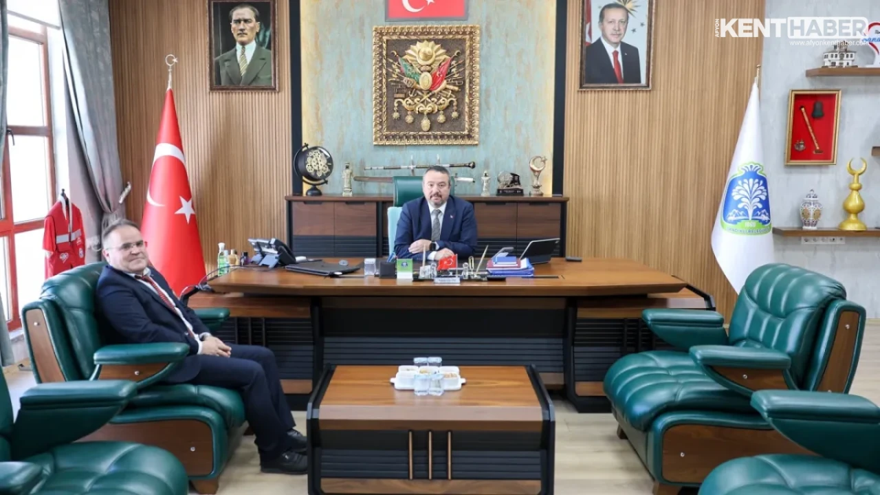 Sandıklı Yunus Emre Anadolu Lisesi Müdürü Mesut Korkmaz’dan Başkan Öztaş’a Ziyaret