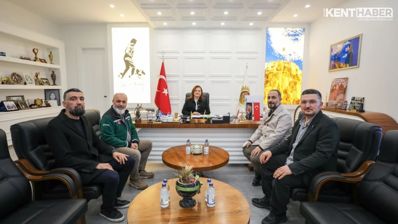 Afyonkarahisar Belediye Başkanı Burcu Köksal’dan Vakıf ve Dernek Heyetine Kabul