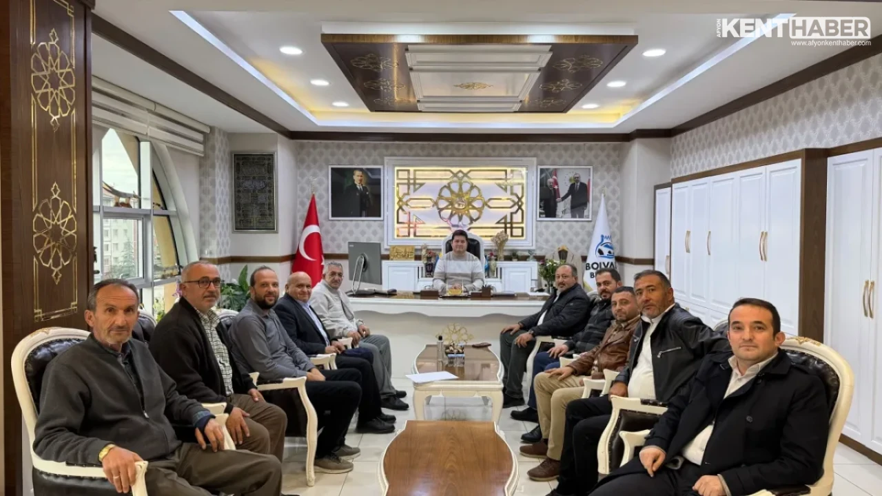 Bolvadin Esnaf Odalarından Belediye Başkanı Derviş Aynacı’ya Makam Ziyareti