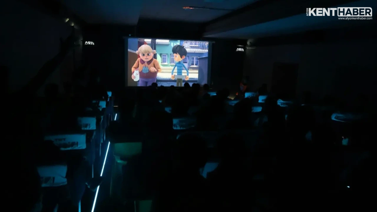Afyonkarahisar Dinar'da TRT Sinema Tırı Öğrencilerle Buluştu - Afyon Son Dakika - Detay Görsel 2